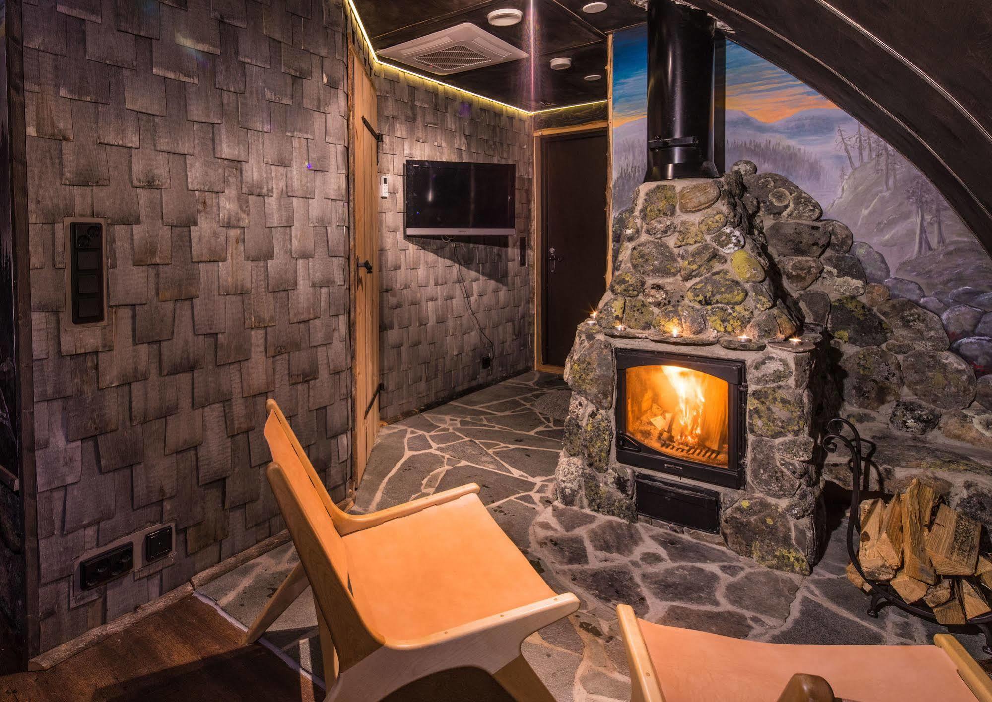 Lapland Northern Lights Hotel Ilveslinna Ranua Exterior photo